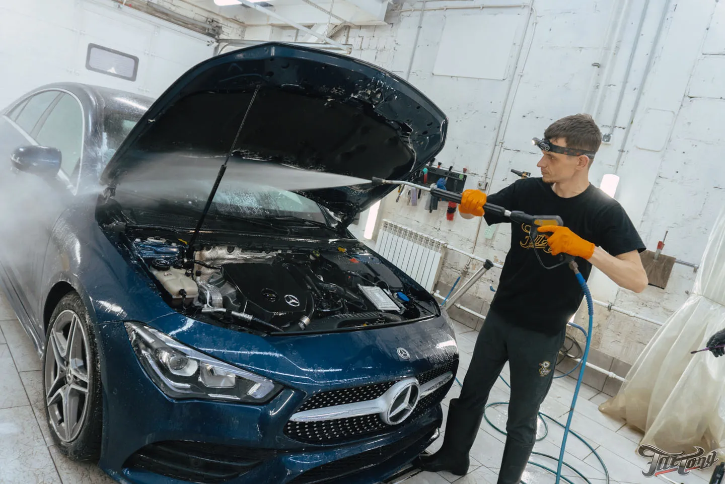 Кузовной ремонт Mercedes CLA, полировка кузова + покрытие керамикой, химчистка салона, мойка подкапотного пространства